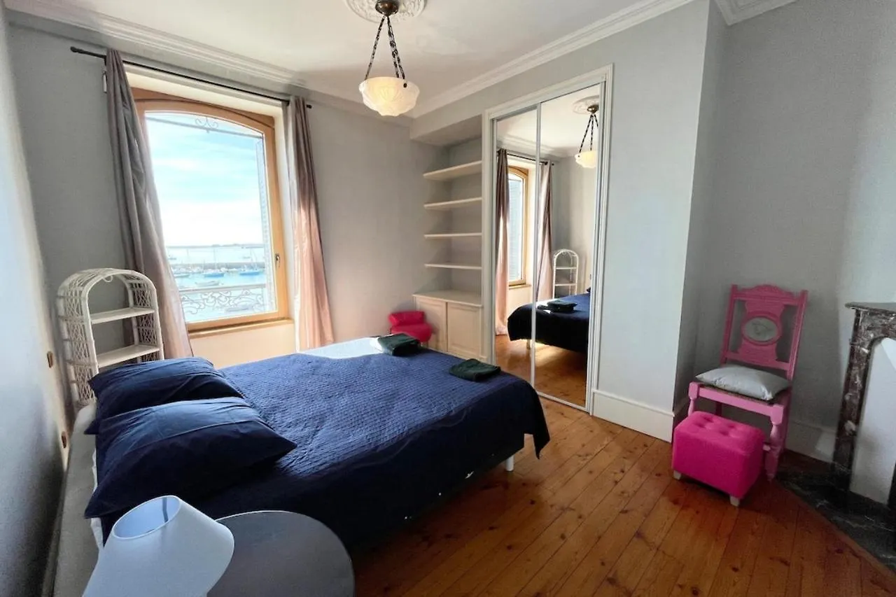Vila Magnifique Maison Bourgeoise 280 M2 Face Au Port 0*, Port-Louis